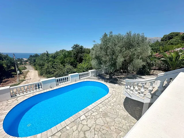 Sea view house with Swimming pool in Utjeha — photo 16